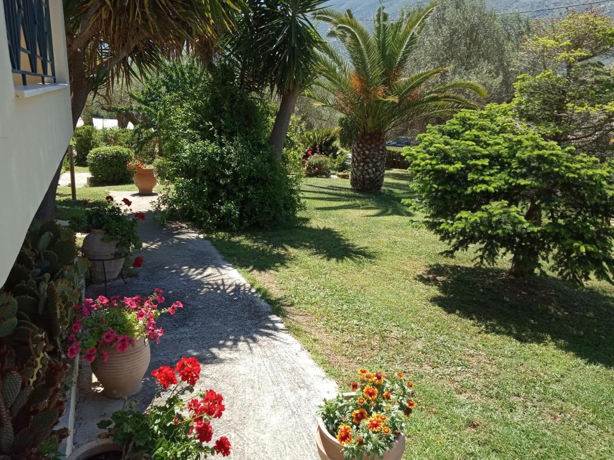 פלטאריה Sunny Garden Villa מראה חיצוני תמונה