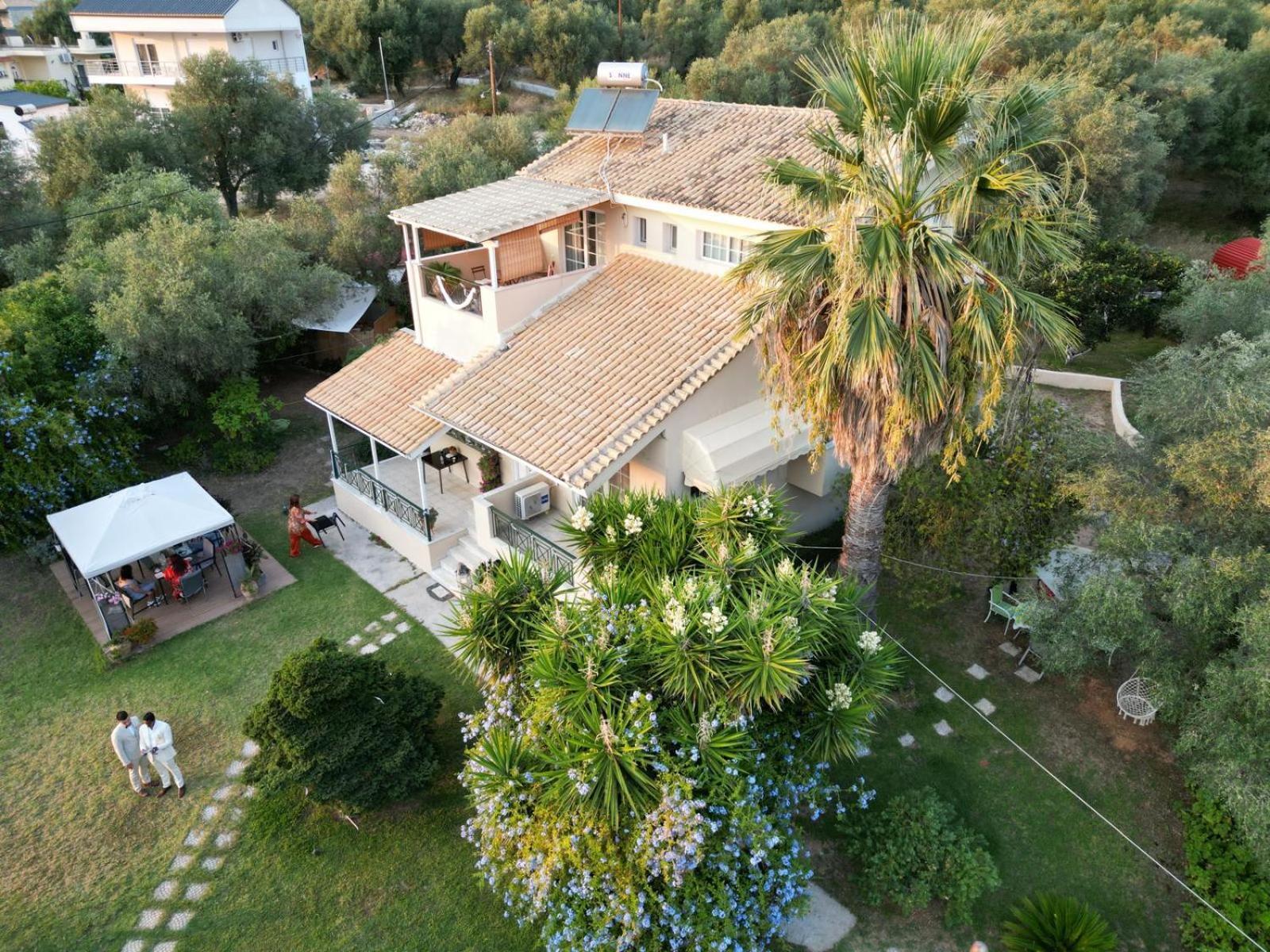 פלטאריה Sunny Garden Villa מראה חיצוני תמונה